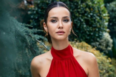 Denizde İrem Helvacıoğlu'nun kafasına çocuk düştü