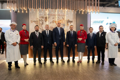 Bakan Ersoy: Yıl sonu hedefimiz 64 milyar dolara emin adımlarla ilerliyoruz