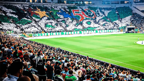 Bursa’da görsel şölen! Üç tribün tek yürek!