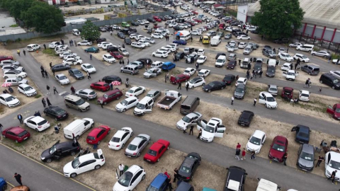 Bayram öncesi Bursa oto pazarında yoğunluk