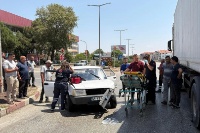 Otomobil ile tır kavşakta çarpıştı: 1 yaralı

