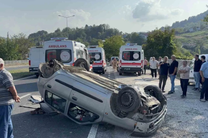 Tırla çarpışan otomobil takla attı: 4 yaralı
