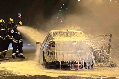 Bolu Dağı Tüneli’nde otomobil alev topuna döndü: Trafik kilitlendi
