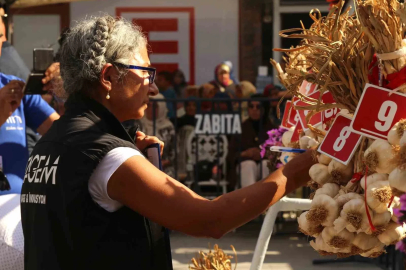 Dünyaca ünlü Taşköprü sarımsağı festivalde yarıştı: 80 demet arasından en iyi sarımsak seçildi

