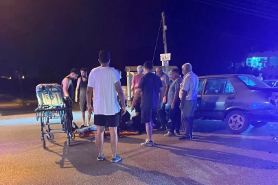 ’U’ dönüşü yapmak isteyen otomobile 2 motosiklet ok gibi saplandı
