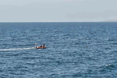Van Gölü’nde akıntıya kapılan yüzücü sahil güvenlik ekiplerince kurtarıldı
