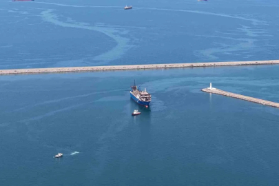 Dron saldırısında Türk mürettebatın yaralandığı gemi Samsun’a getirildi
