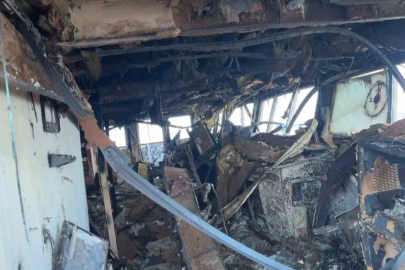 Dron saldırısına uğrayan geminin içi görüntülendi: Hasarın boyutu ortaya çıktı
