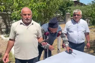 GSM şebekesi çekmeyen köyde, kurdukları telsiz sisztemiyle haberleşiyorlar

