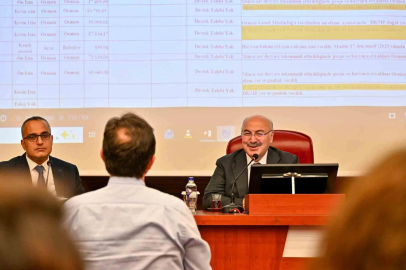 Vali Köşger: "Asıl sorun sahipsiz hayvanlar değil sahiplilerin terk edilmesi"
