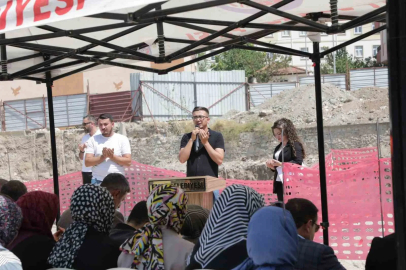 Vali Işın’dan 9 yıl sonra karşılaştığı eski askere: "O duayı yeniden et"

