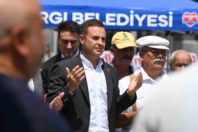 Akın, depremin yıl dönümünde Sındırgı’yı unutmadı
