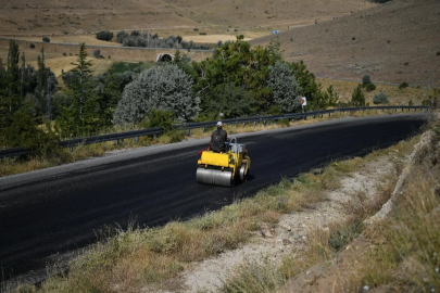Kayseri Büyükşehir'den kırsalda yol çalışması