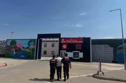 Jandarma aranan 24 kişiyi yakaladı
