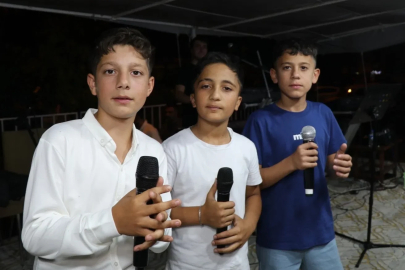 Üç kafadar sesleriyle sahnenin tozunu aldı
