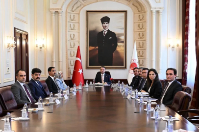 Bakan Gürlek, Muhsin Yazıcıoğlu’nun ailesiyle görüştü
