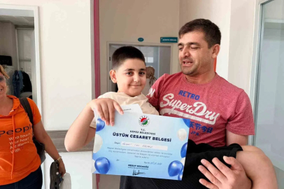 Sünnet olan çocukları "Üstün Cesaret Belgesi’ ile ödüllendirildi
