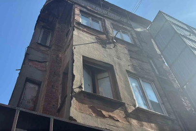 Beyoğlu’nda binadan kötü koku geliyor diye polisi aradı, ihbarcı komşu katili çıktı
