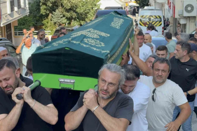 Denizde eşinin yeğenini kurtarmak isterken boğulan enişte toprağa verildi
