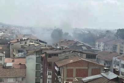Tadilat sırasında atık malzemeler tutuştu
