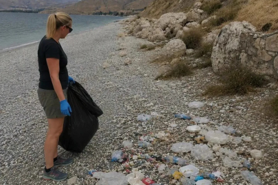 Alman turistten Bitlis’te çevre temizliği
