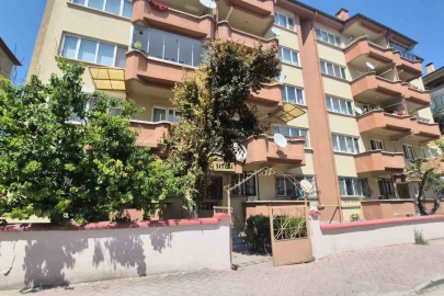 Hırsızların hedefi bu kez apartmanın çatı kapısı oldu
