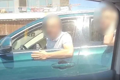 İzmir’de trafikteki tartışma taşlı saldırıya dönüştü
