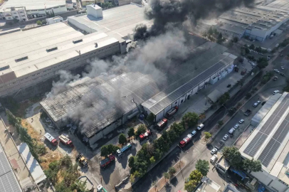Gaziantep’te tekstil fabrikasındaki yangın dron ile görüntülendi
