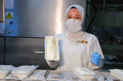 Maraş dondurmasında sıcak mesaisi: Yıllık üretim 120 bin tona ulaştı
