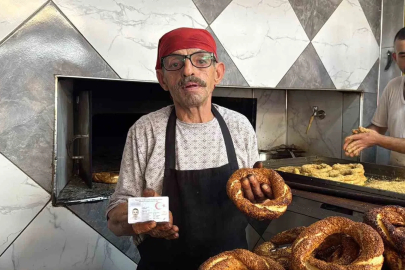 Susam soyadlı usta 45 yıldır Türkiye’nin en iyi simitlerini fırına veriyor
