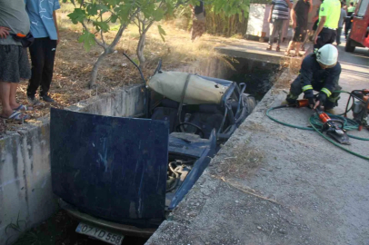 Antalya’da otomobil sulama kanalına düştü, sürücü yaralandı

