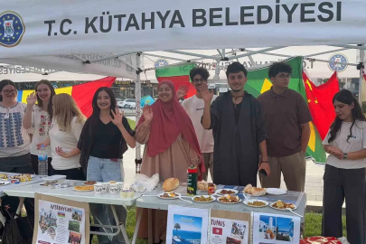 Yabancı öğrenciler yemekler üzerinden ülkelerini anlattı
