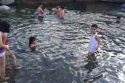 Hakkari’de sıcaklara karşı doğal çözüm
