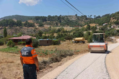 Mersin Büyükşehir Belediyesi kırsal yolları yeniliyor

