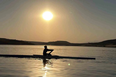 Depremzede Emine, hayata kürek çekerek tutundu
