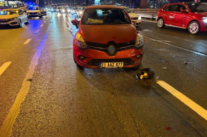 Yenibosna Metrobüs Durağı mevkiinde zincirleme kaza: 3 yaralı
