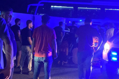 Yolcu otobüsü makaslayan tıra çarptı: 1 ölü, 5 yaralı
