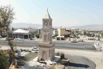Dulkadiroğlu’nun simgesi saat kulesi çalışmıyor
