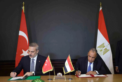 Bakan Fidan, Mısır ile çeşitli alanlarda iş birliğine ilişkin üç belge imzaladı

