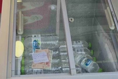Sabah dükkanına gelen esnaf karşılaştığı manzara ile duygulandı
