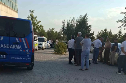 Motosiklet ile pikap çarpıştı: 1 ölü
