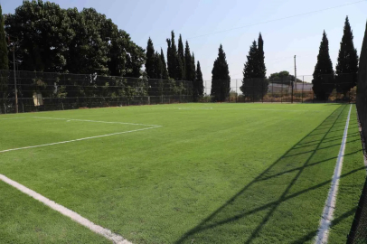 Avşar Mahallesine yeni halı saha
