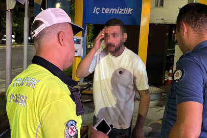 Park halindeki araca çarpıp kaçan alkollü sürücü kovalamaca sonucu yakalandı
