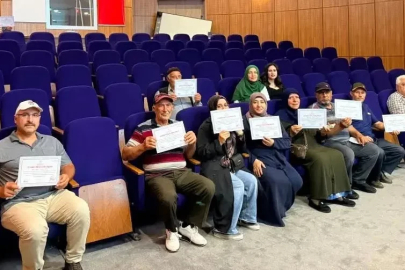 Diyabet Okulu’nda eğitim alan hastalara diplomaları verildi
