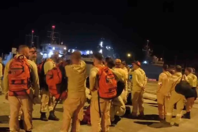 Marmaris’te arazözler çıkarma gemileriyle bölgeye gidiyor

