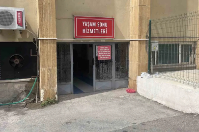 Sivas’ta kene yapışan adam vefat etti
