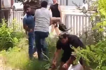 Boğulmak üzere olan çocuğu vatandaşlar son anda kurtardı
