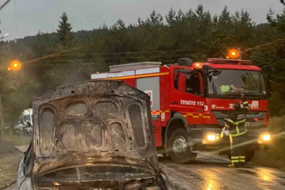 Yanan otomobildeki patlama paniğe neden oldu
