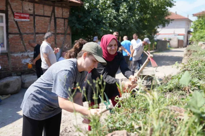 Zabıtalar bu sefer tarihe dokundu
