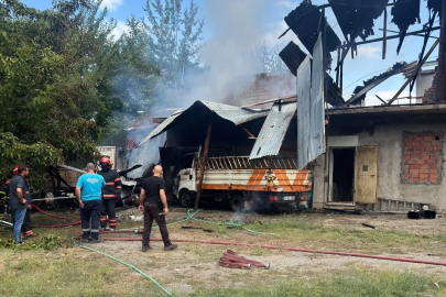 Sapanca’da korkutan yangın: Alevler kamyonete sıçradı
